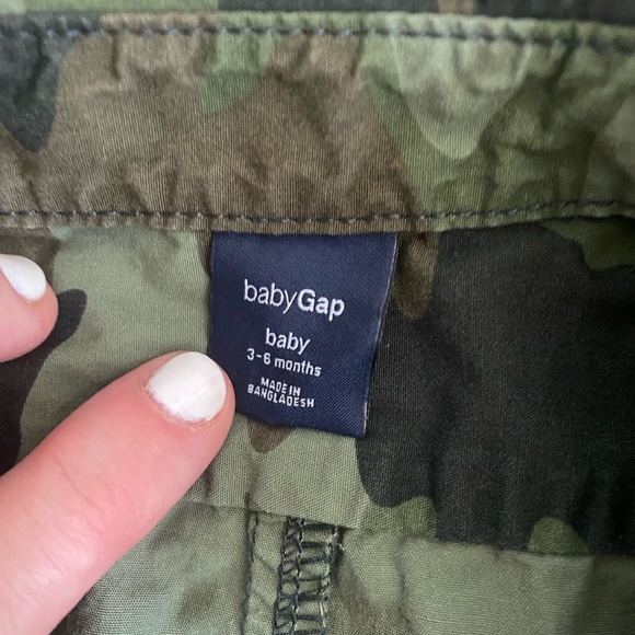 BabyGAP camo romper - Picture 2 of 3
